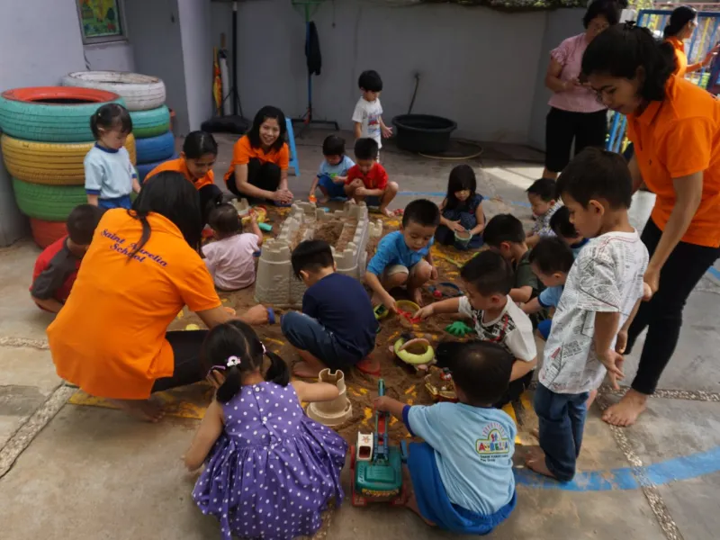 Foto Kegiatan Bermain Pasir Kelas Kupu-kupu 4 dsc02254