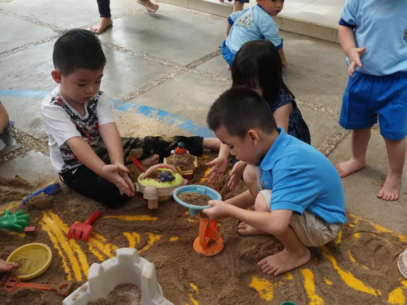 Foto Kegiatan Bermain Pasir Kelas Kupu-kupu 19 dsc02269