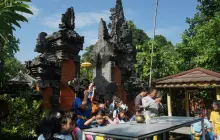 Foto Kunjungan Ke Rumah-rumah Ibadah 72 dsc02745