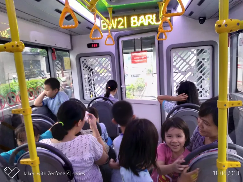 Foto Kunjungan ke Transjakarta 7 p_20180418_133345_vhdr_on_p