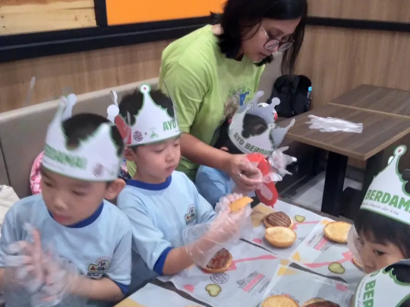 Foto Kunjungan ke Burger King di Mall Artha Gading 63 p_20190503_100602_vhdr_on_p